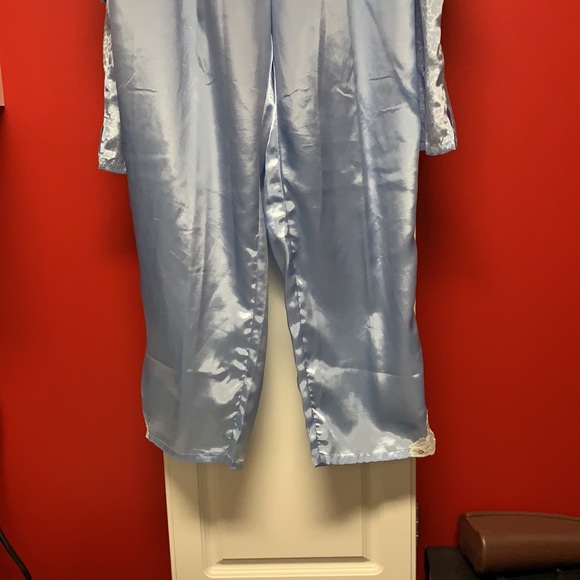 Sleepware - Picture 6 of 7